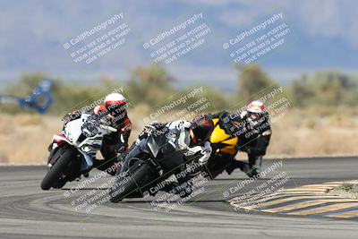 media/Nov-16-2025-Race Pace (Sun) [[8c5fa54630]]/Verified Riders/7-Turn 4 (1155am)/